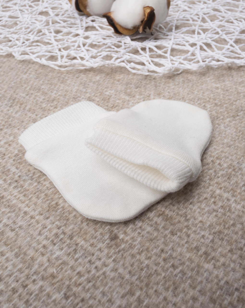 Muffole neonato tinta unita white