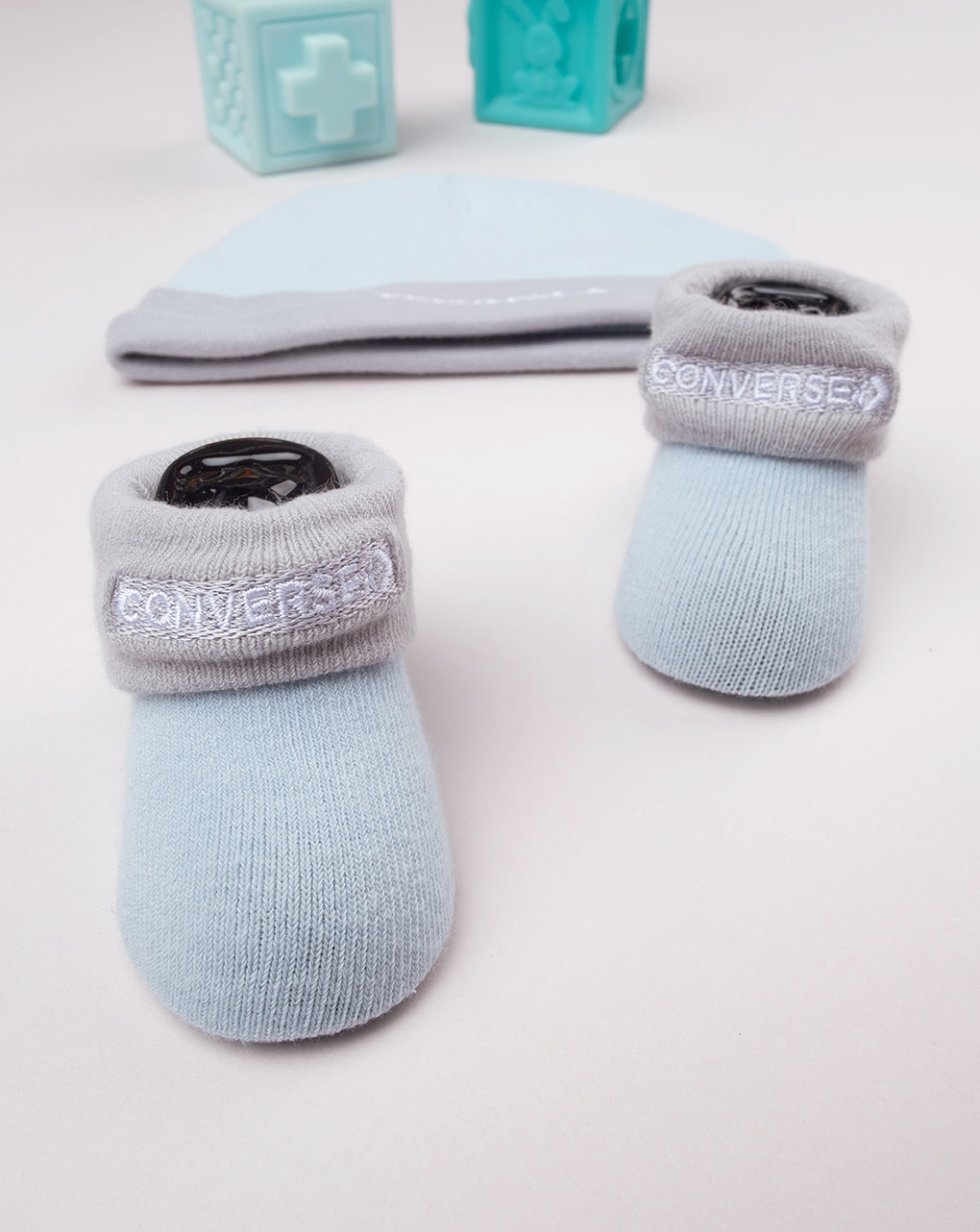 Set 3 pezzi converse neonato cappellino + body + scarpe