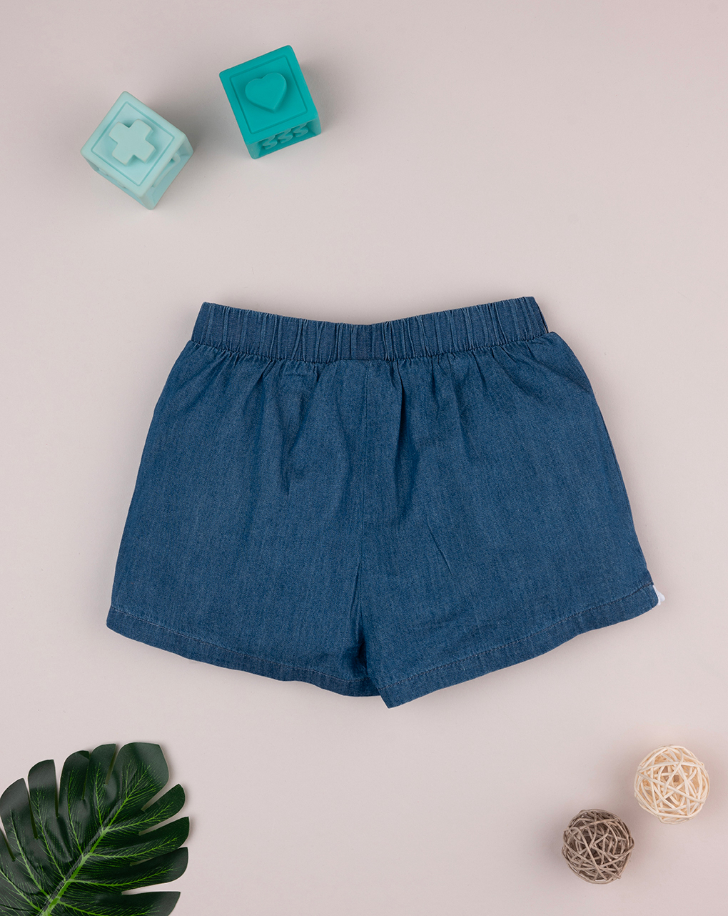Shorts chambray con frill in sangallo
