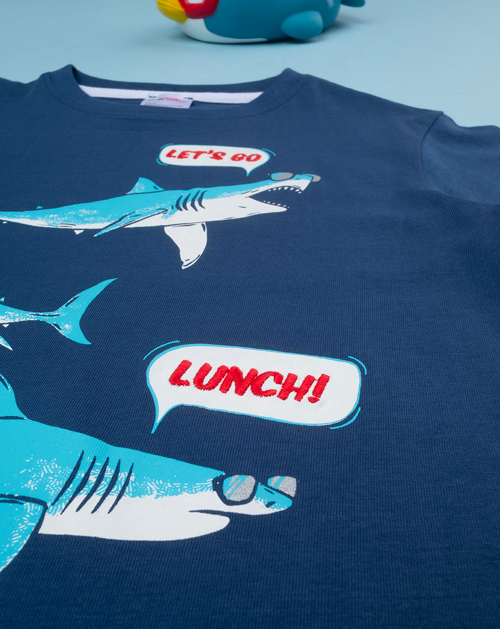 T-shirt blu maniche corte "squali"
