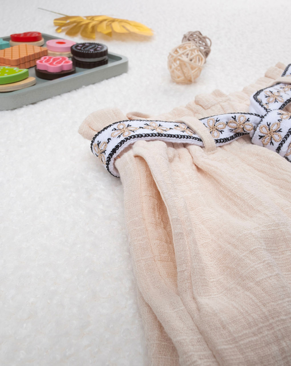 Shorts beige bambina con cintura