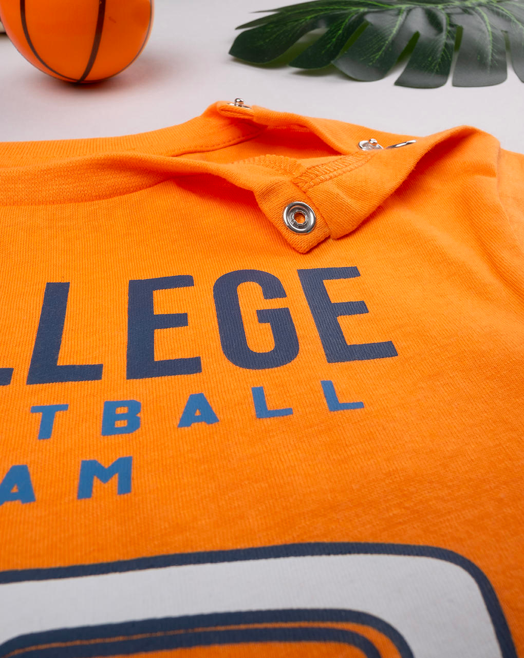 T-shirt bimbo arancione