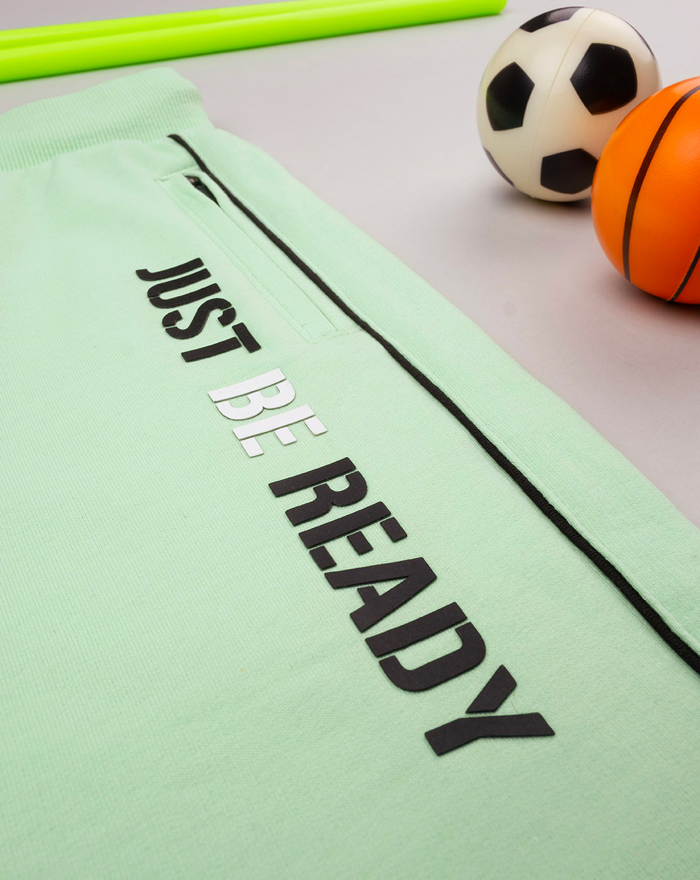 Shorts bambino verdi con stampa