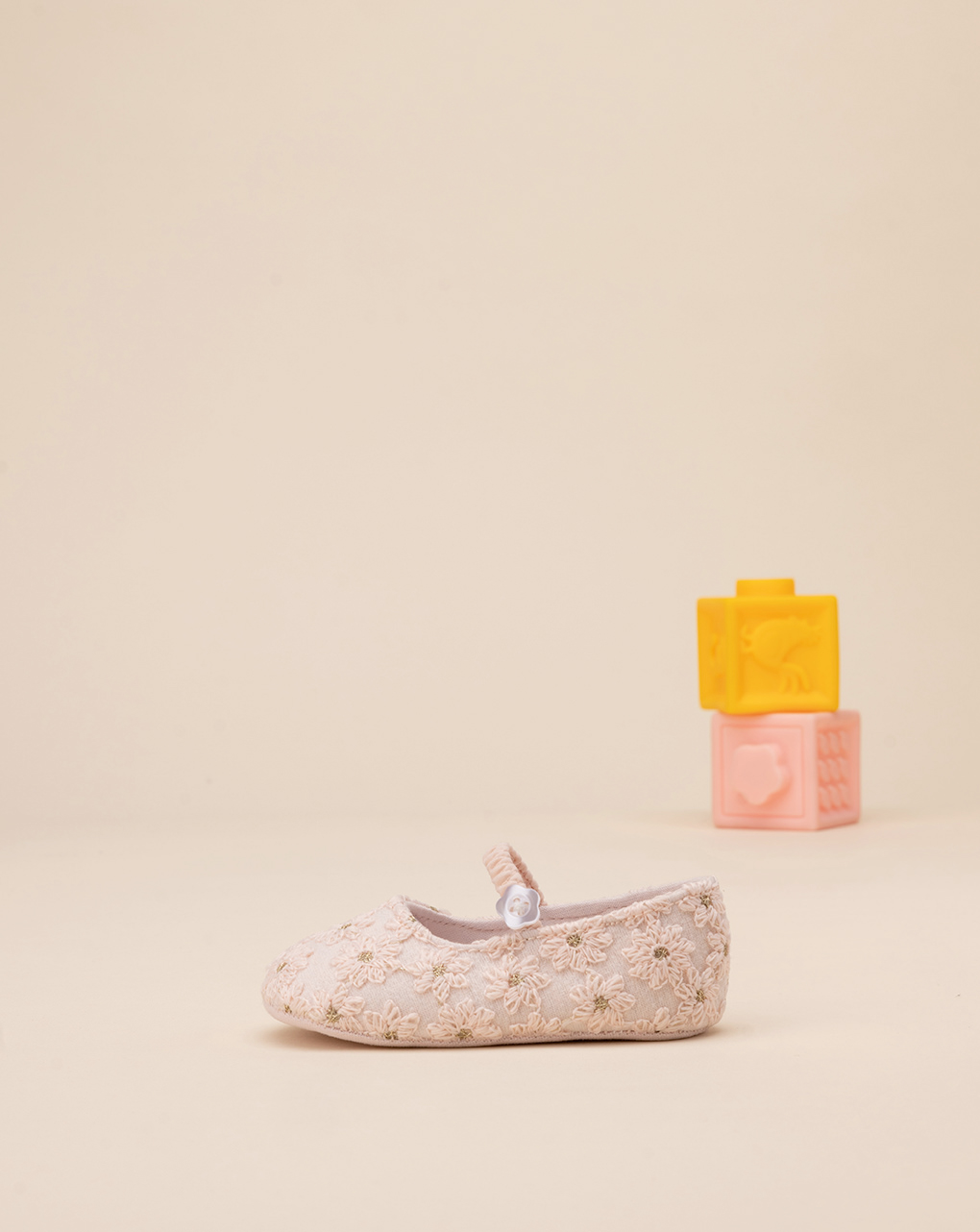 Elegante ballerina neonata