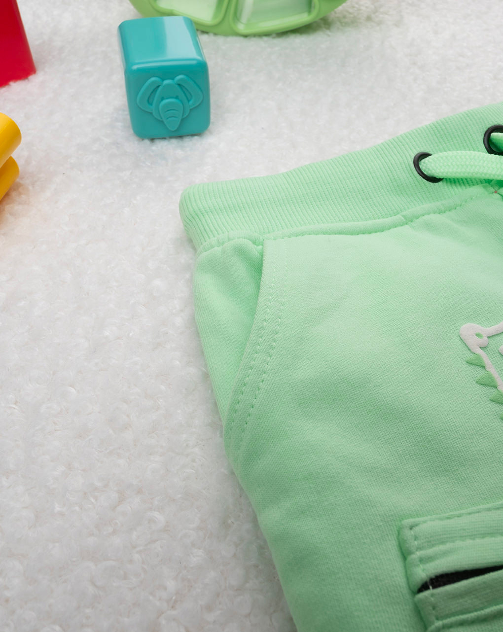 Shorts verde bimbo "dinosauro"