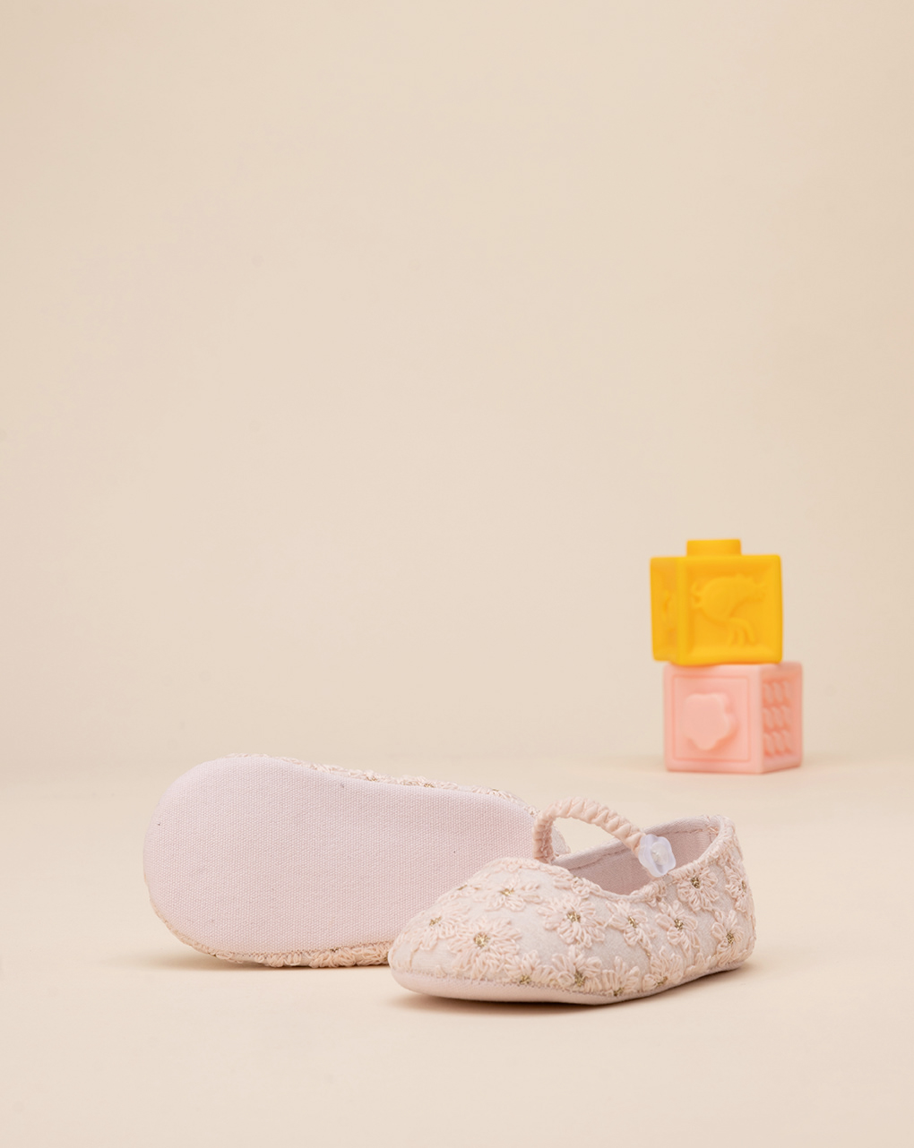 Elegante ballerina neonata