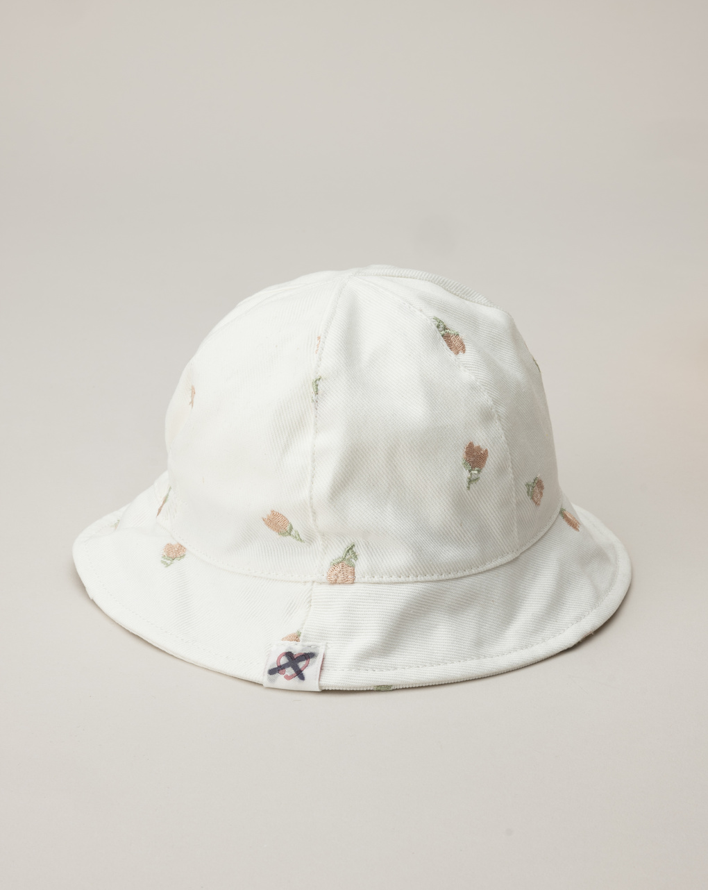 Cappello bimba con ricami