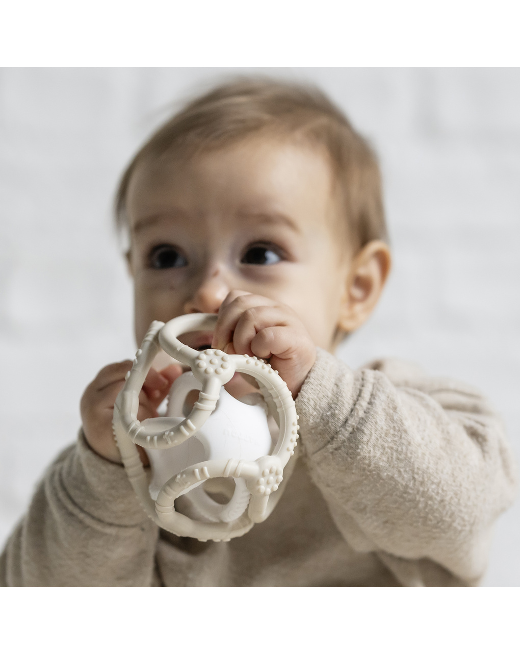 Set 2 palline in silicone bianco e argilla - 0+ - nattou