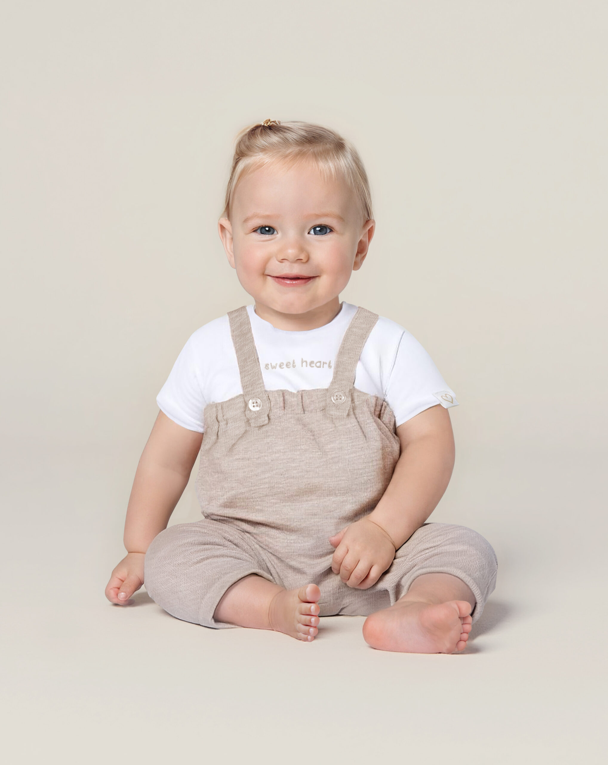 Completo premium bimba t-shirt e salopette lunga beige