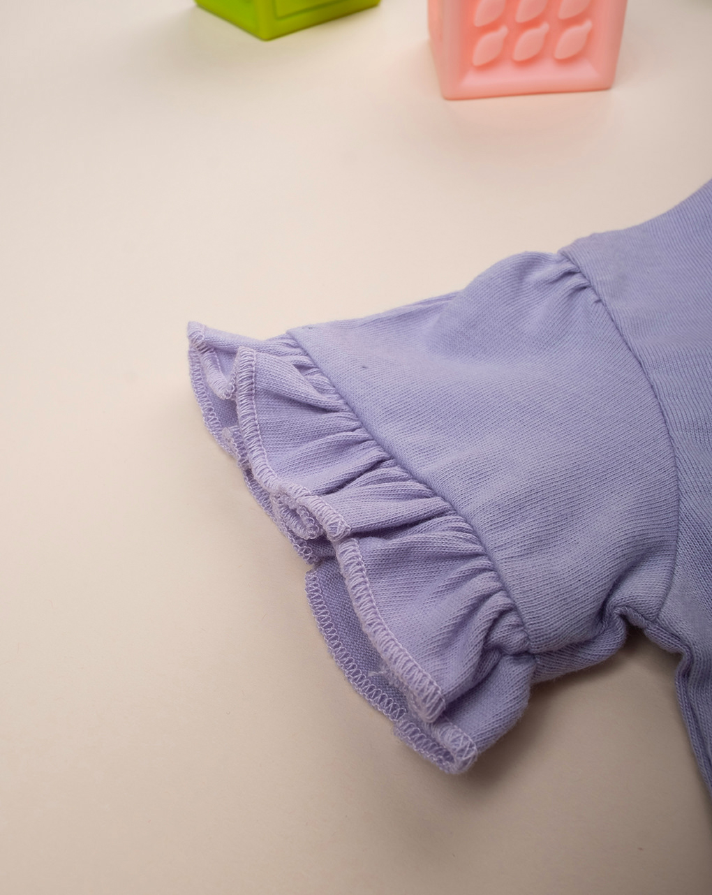 T-shirt bimba lilla ricamata