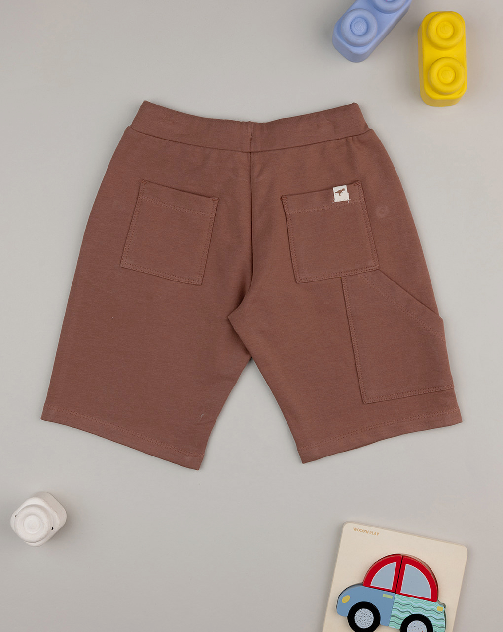 Bermuda bimbo marrone con tasche