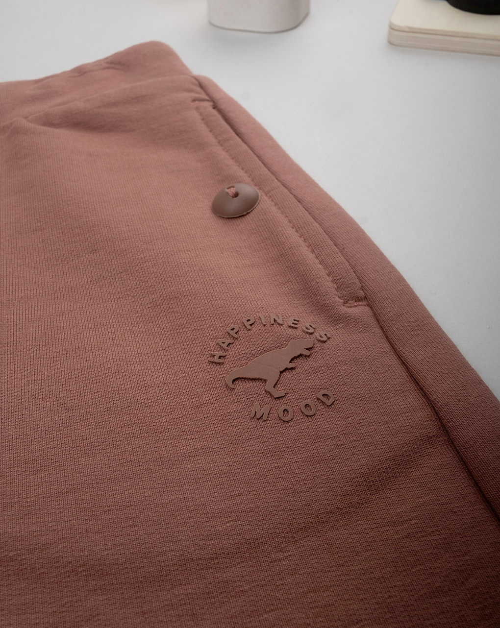 Bermuda bimbo marrone con tasche