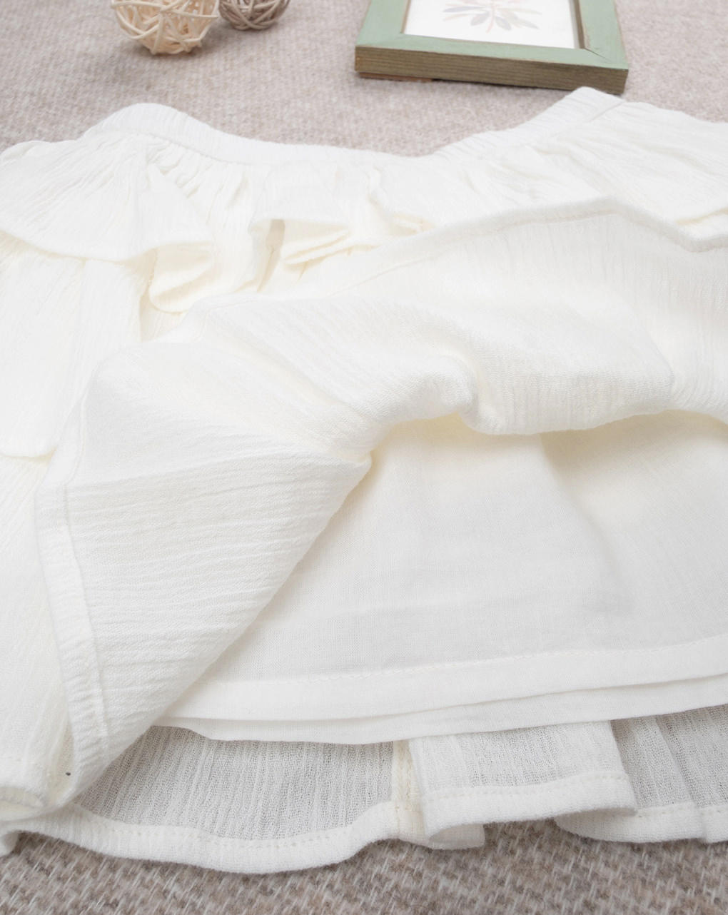 Gonna bimba bianca balze