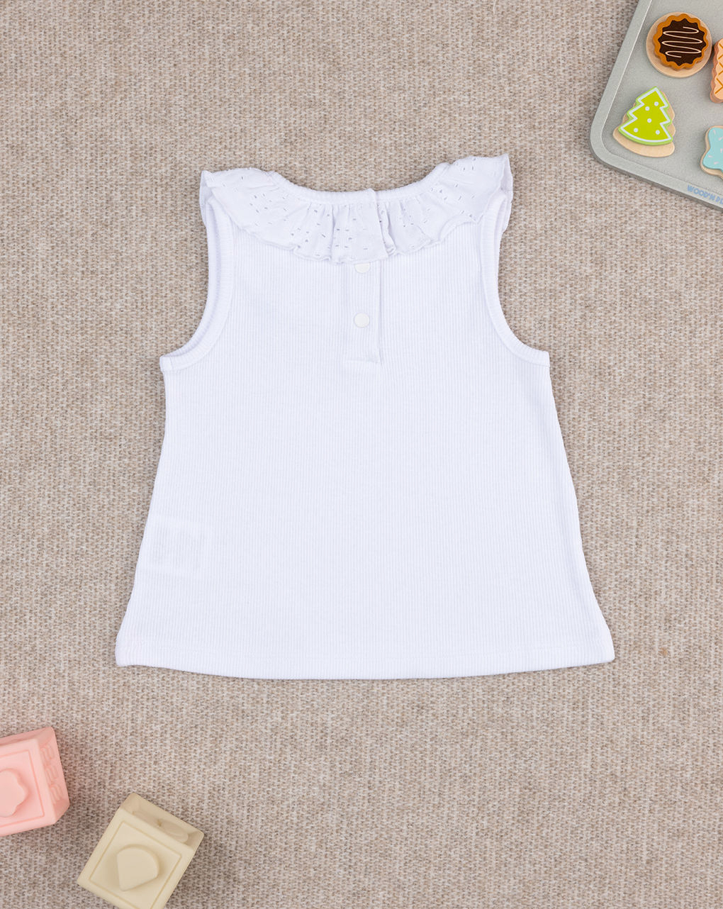 T-shirt bimba bianca collo sangallo