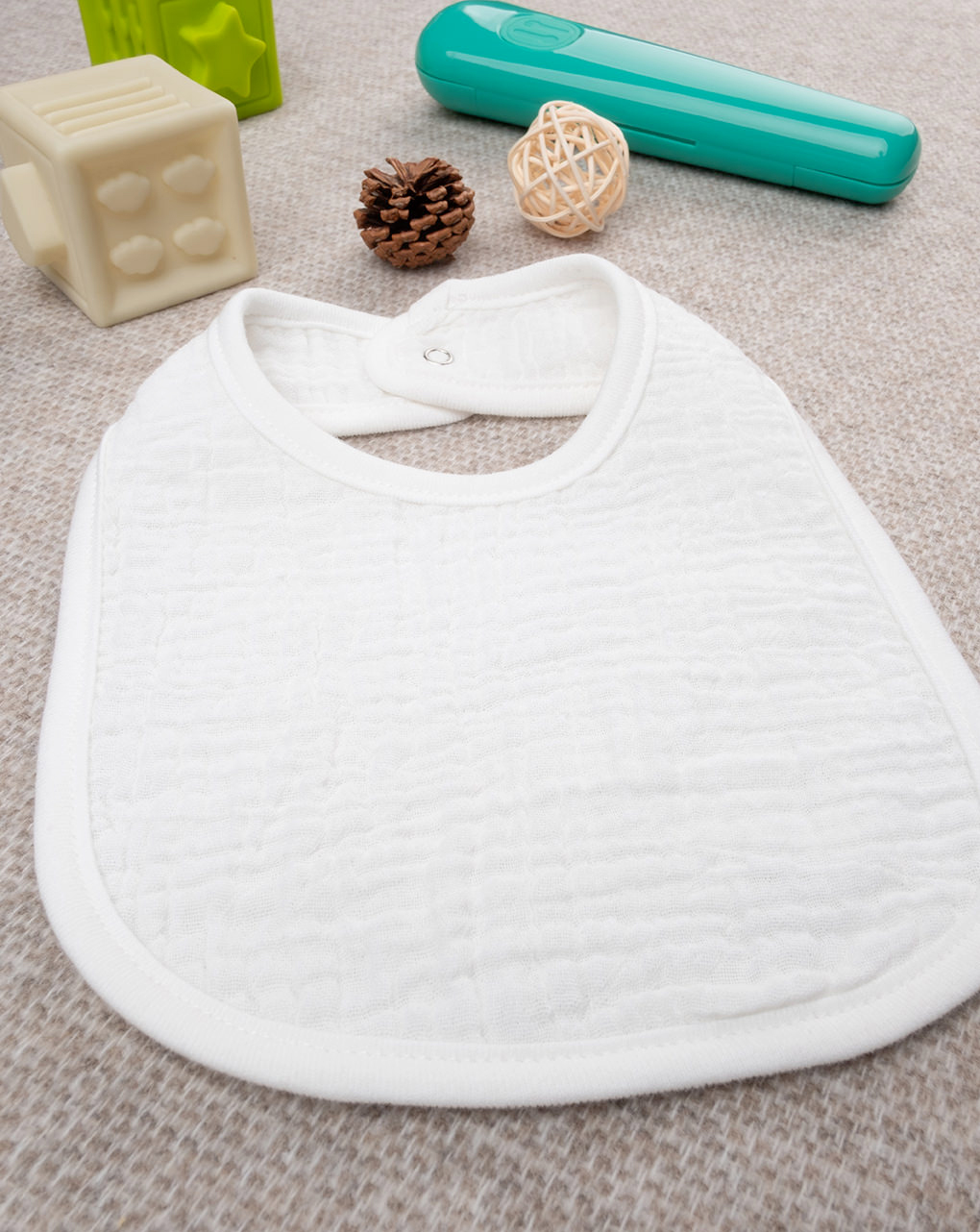 Bavaglino bimbo bianco panna