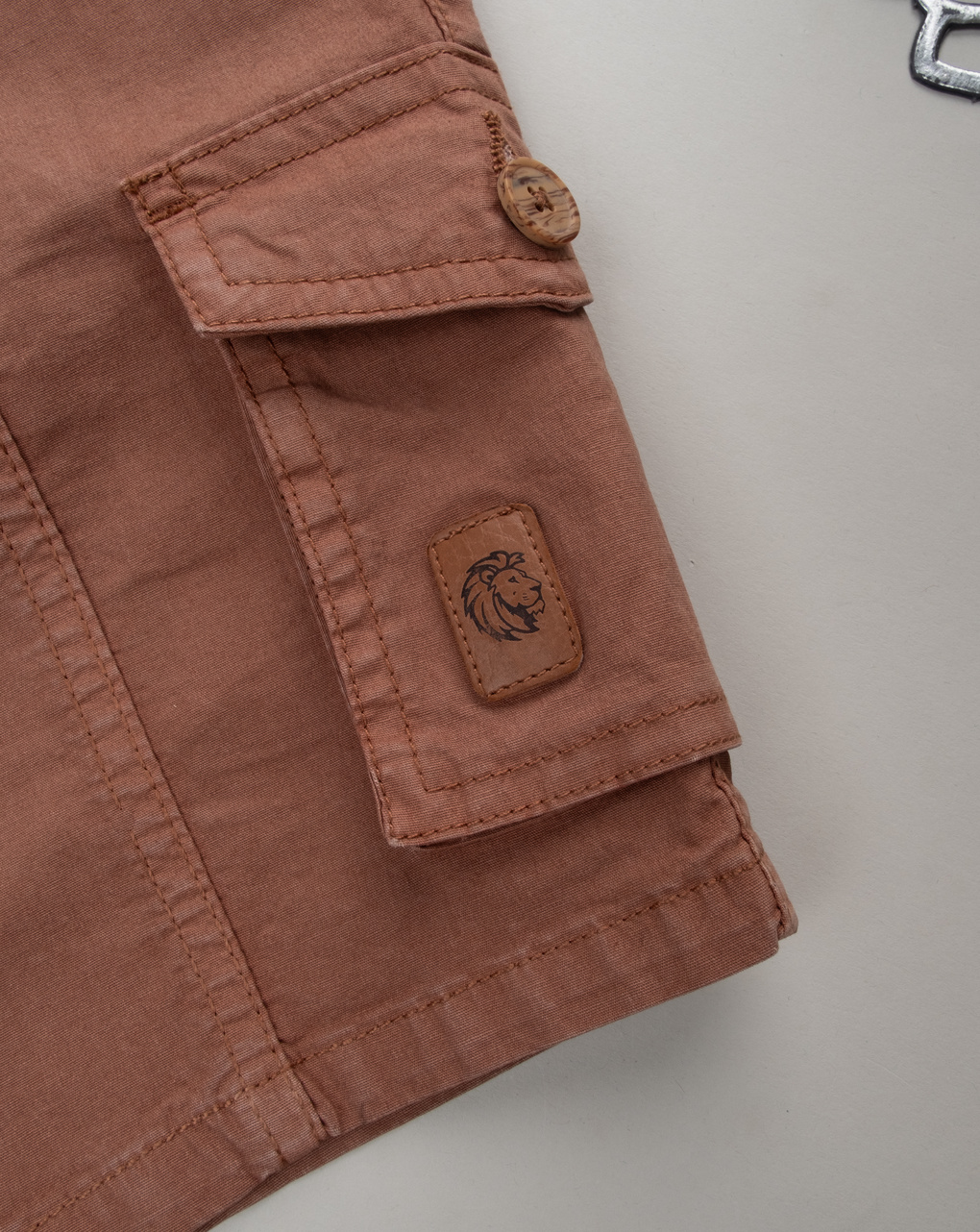 Shorts bimbo marroni tasconi laterali