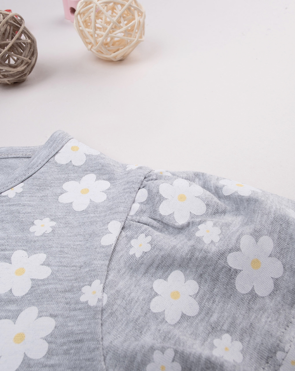 T-shirt bimba grigia margherite