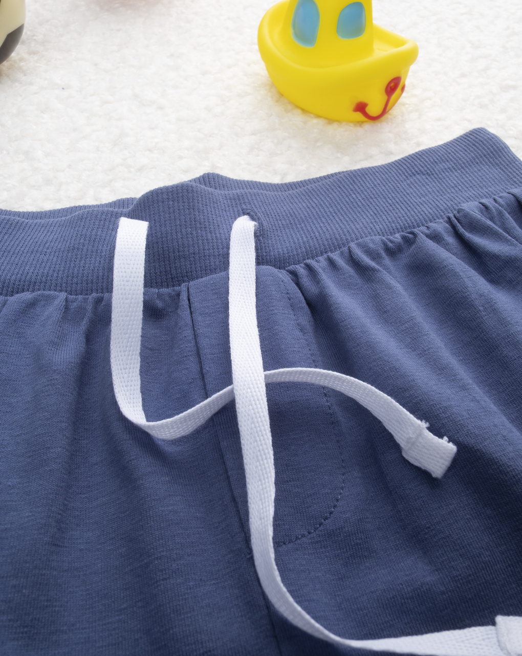 Shorts bimbo blu con stampa