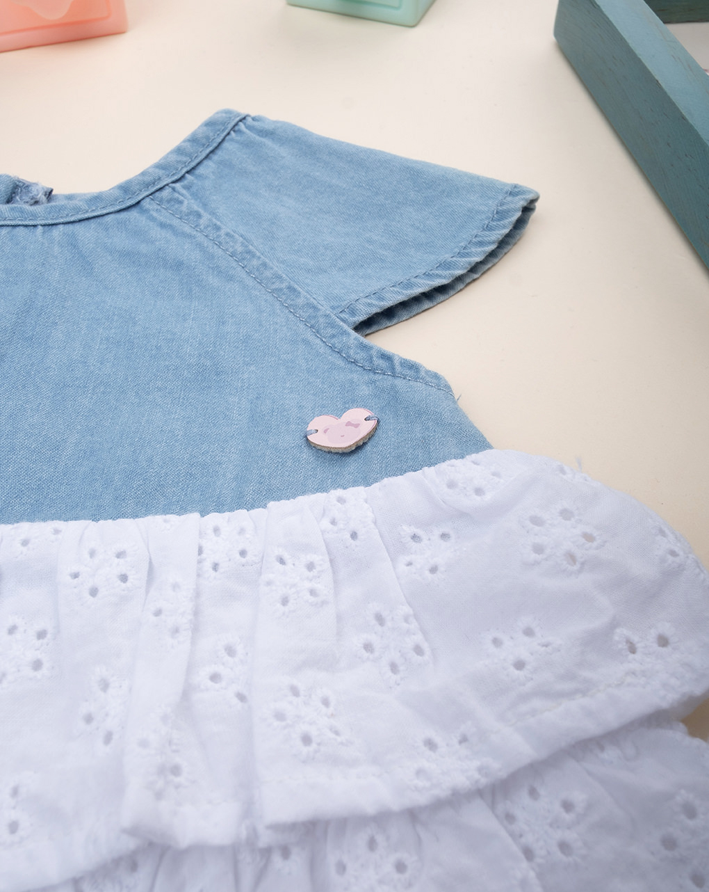 Abito bimba denim e sangallo