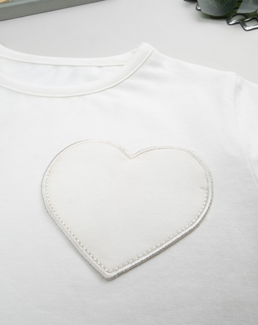 T-shirt bimba panna patch cuore