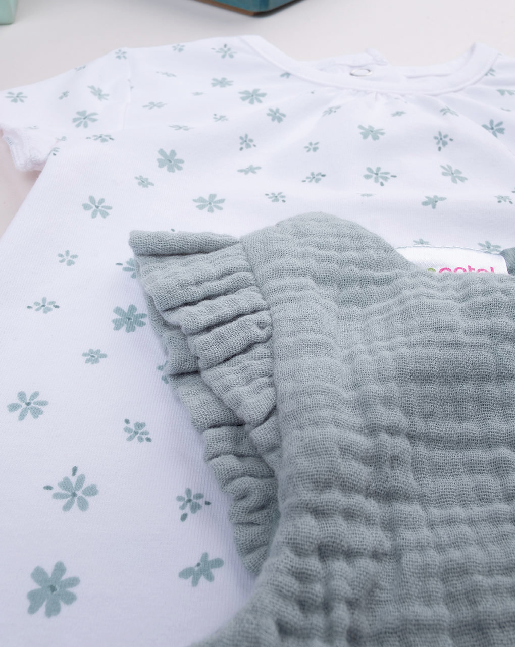 Completo bimba bianco/verde mussola