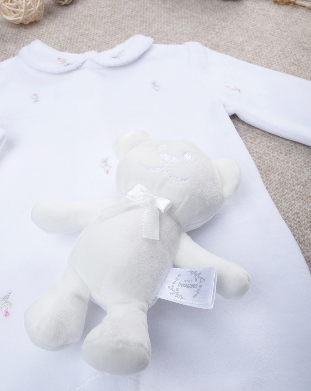 Tutina neonata bianca con orsetto omaggio