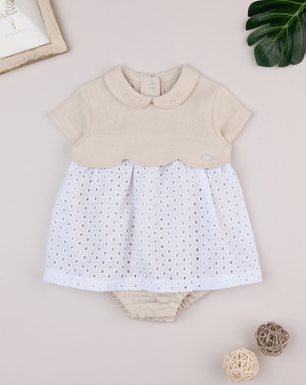 Abito bimba bicolor bianco/beige e sangallo