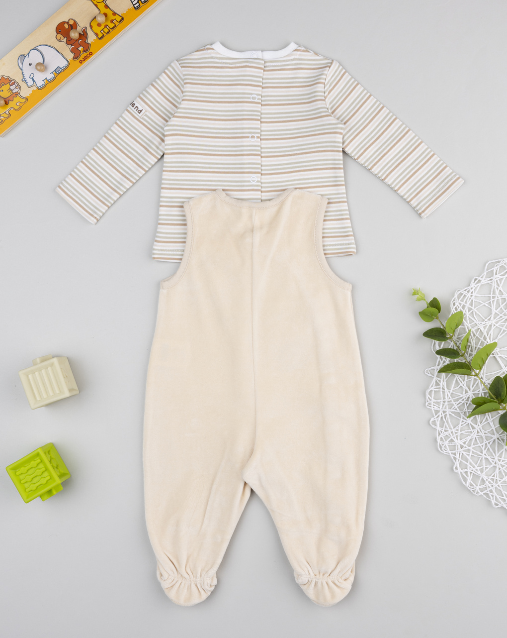 Completo bimbo salopette beige giraffa/leone