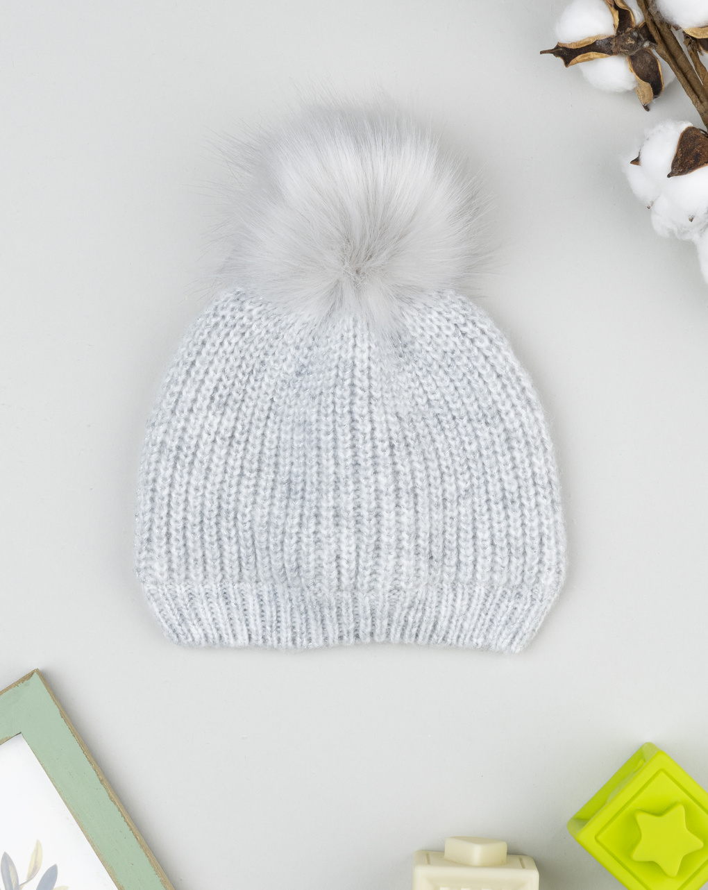 Berretto ponpon bimba grigio con lurex