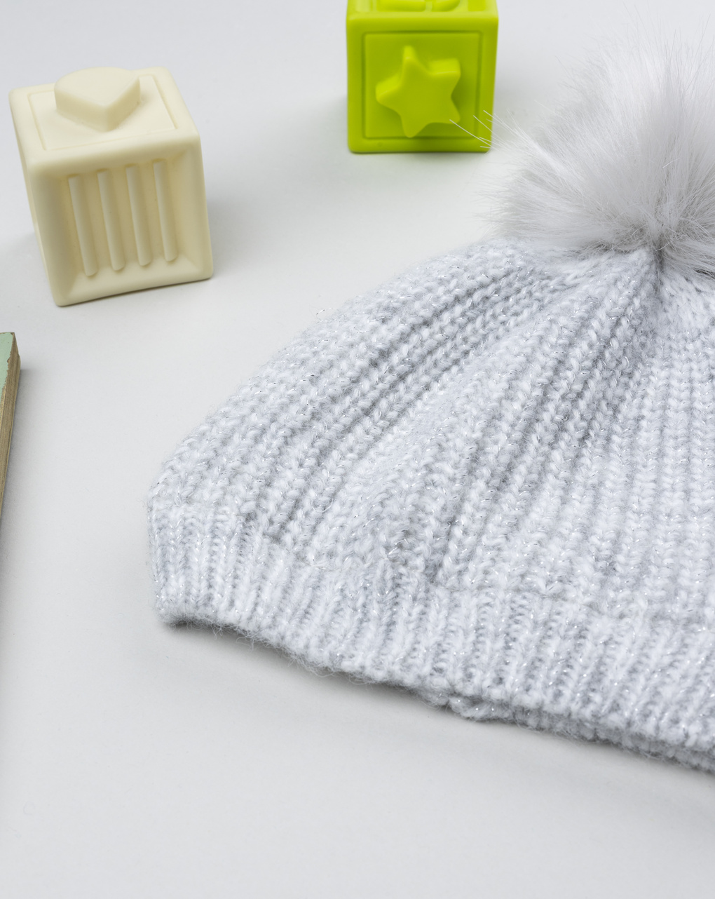 Berretto ponpon bimba grigio con lurex