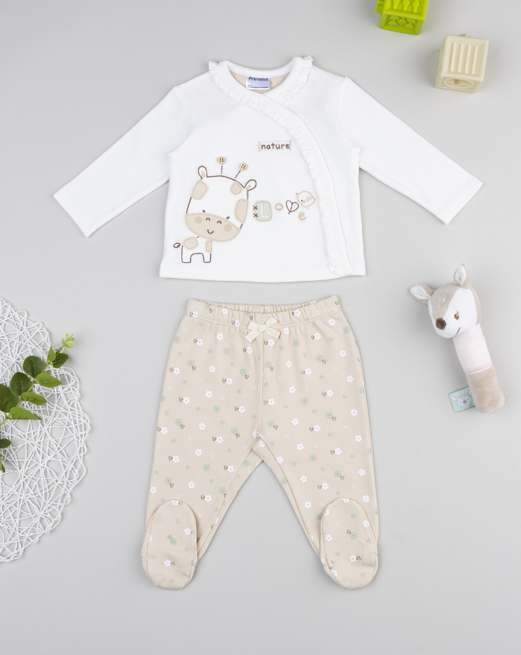 Completo bimba beige t-shirt e ghette nature