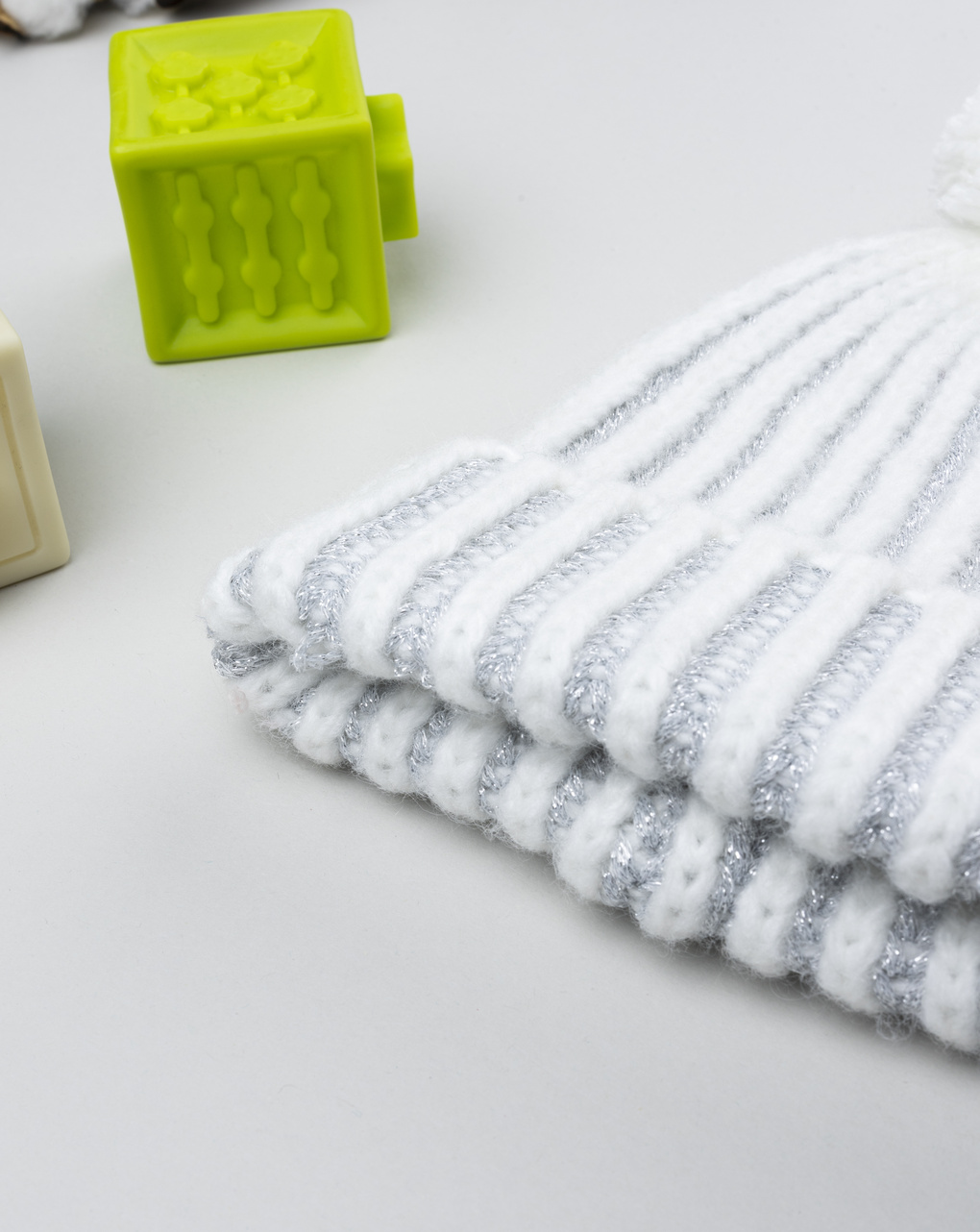 Berretto bimba grigio con lurex