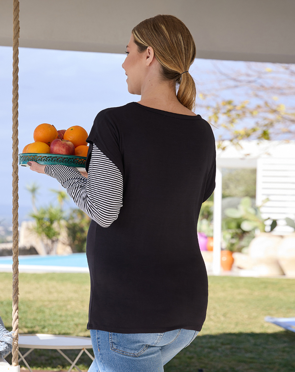 T-shirt premaman nera con fantasia righe