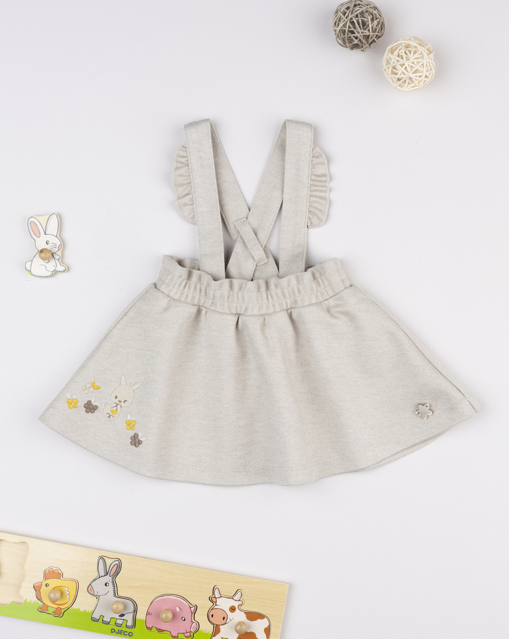 Salopette bimba beige con ricami