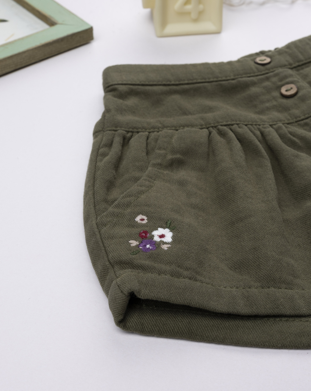 Shorts bimba verde ricamo floreale