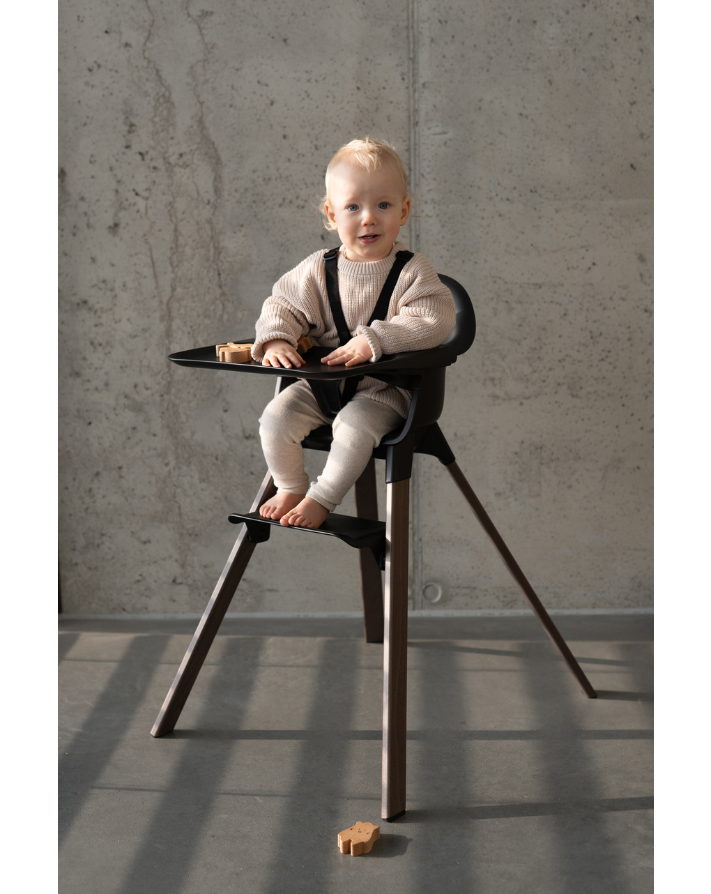Seggiolone clikk™ - black / warm brown - stokke®