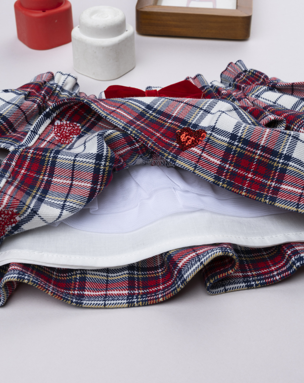 Gonna tartan bimba con applicazioni