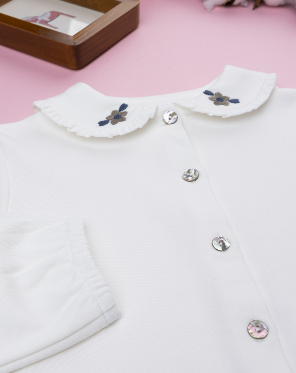 Camicia bambina bianca ricami fiori