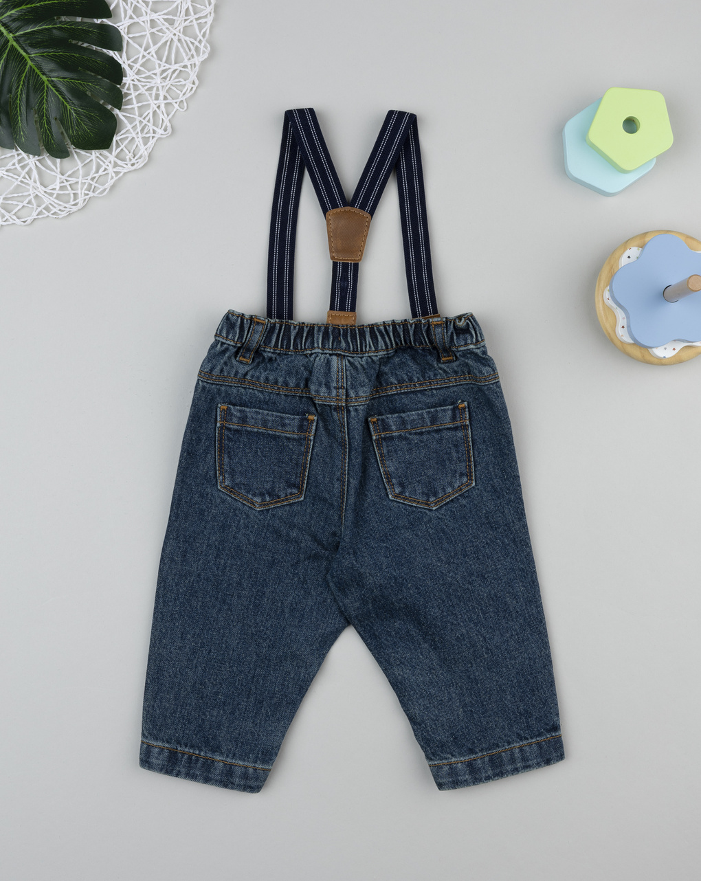 Pantaloni denim neonato con bretelle
