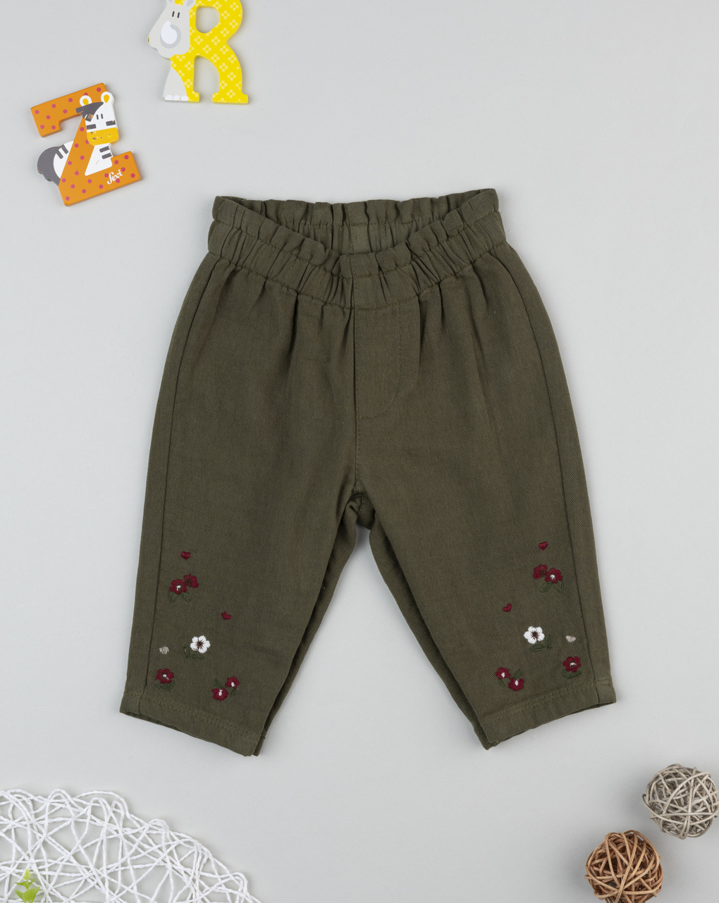 Pantalone bimba verde ricamato