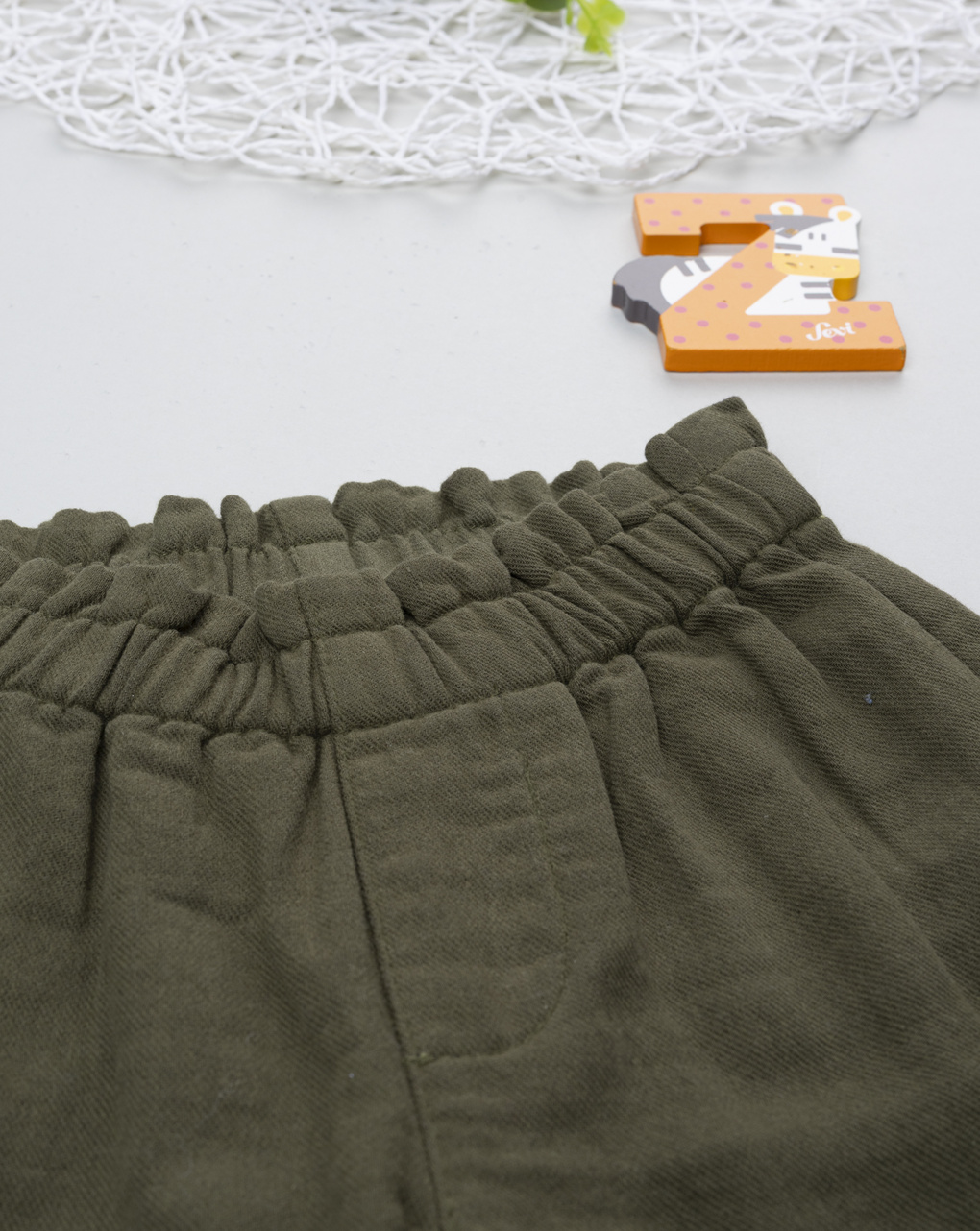 Pantalone bimba verde ricamato