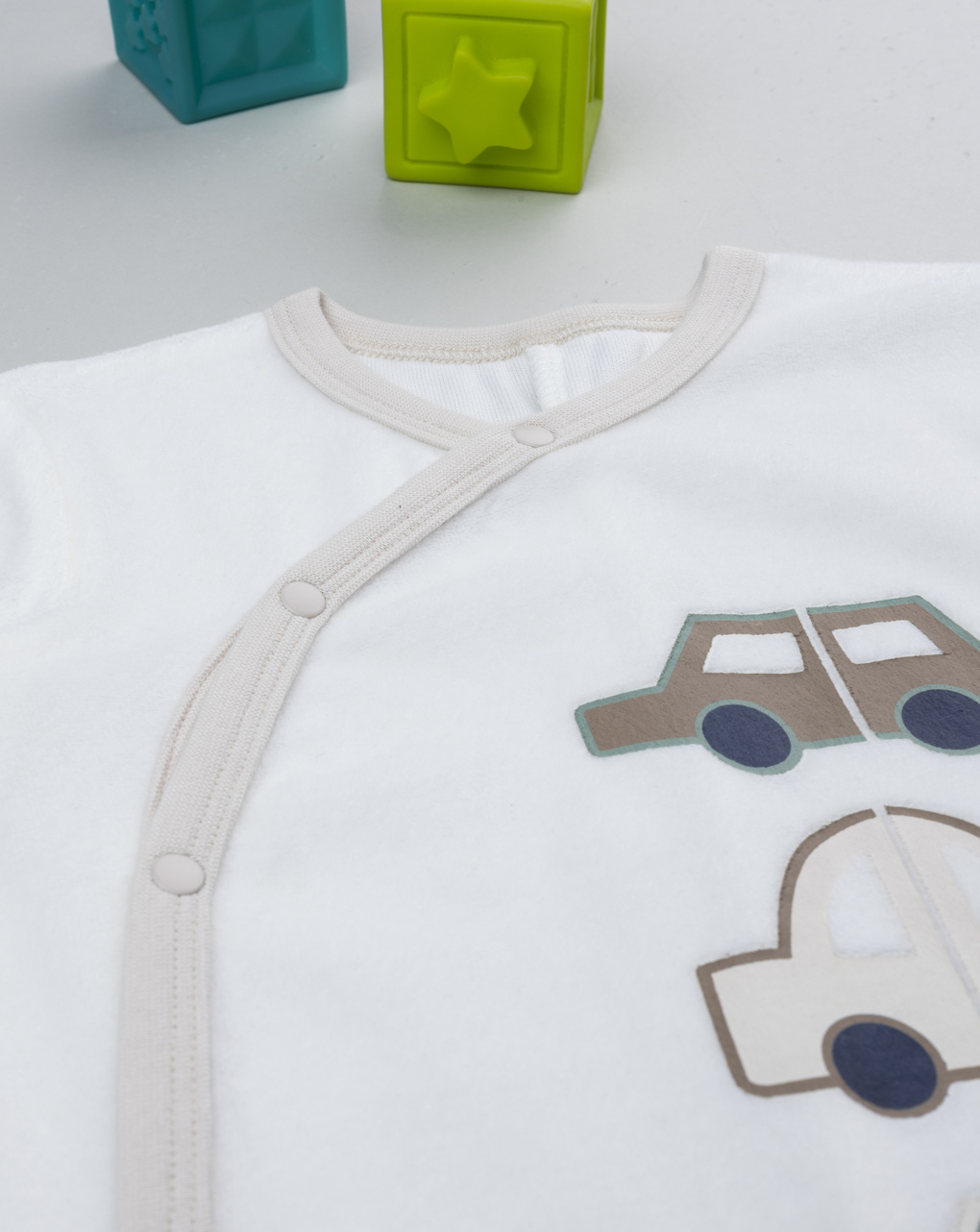 Pigiamone bimbo panna auto