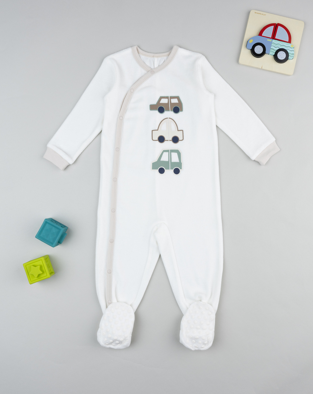 Pigiamone bimbo panna auto