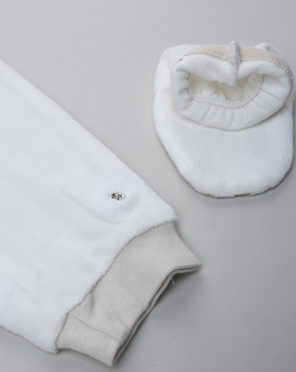 Pigiamone bimbo panna auto