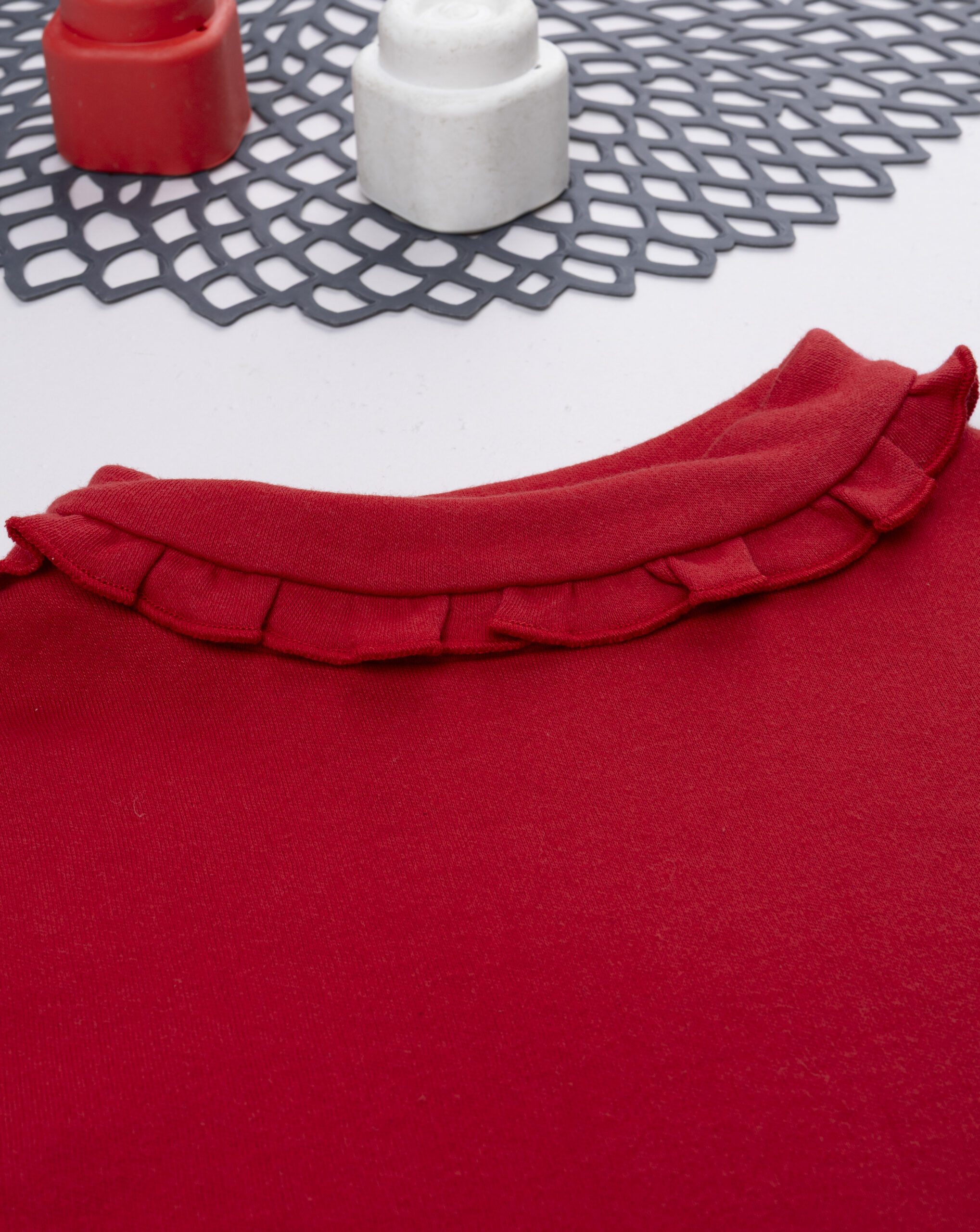 T-shirt bimba rossa con colletto