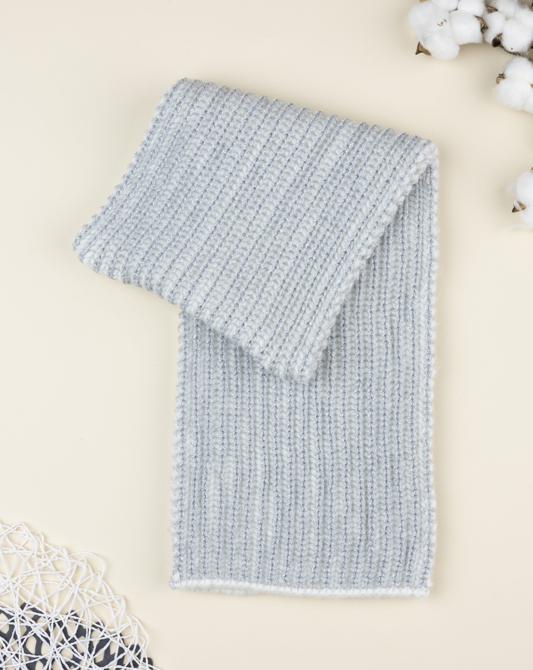Sciarpa bimba grigia con lurex