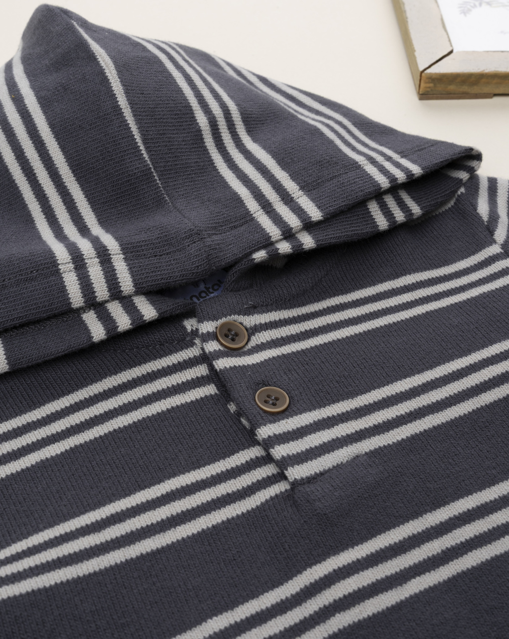 Maglia bimbo rigata grigio/beige con cappuccio