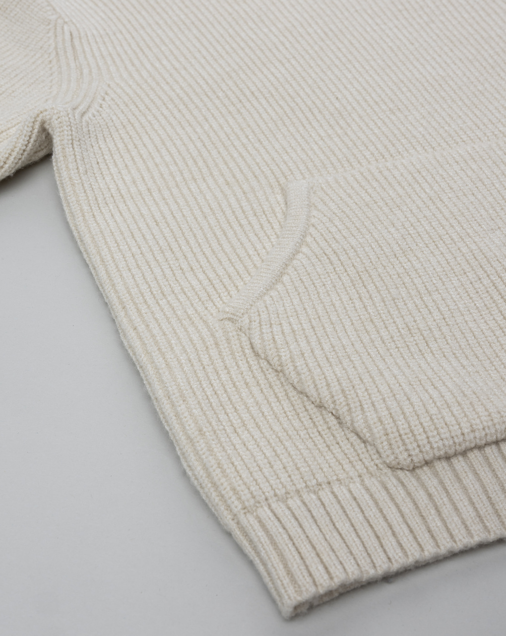 Maglia bambino beige con tascona