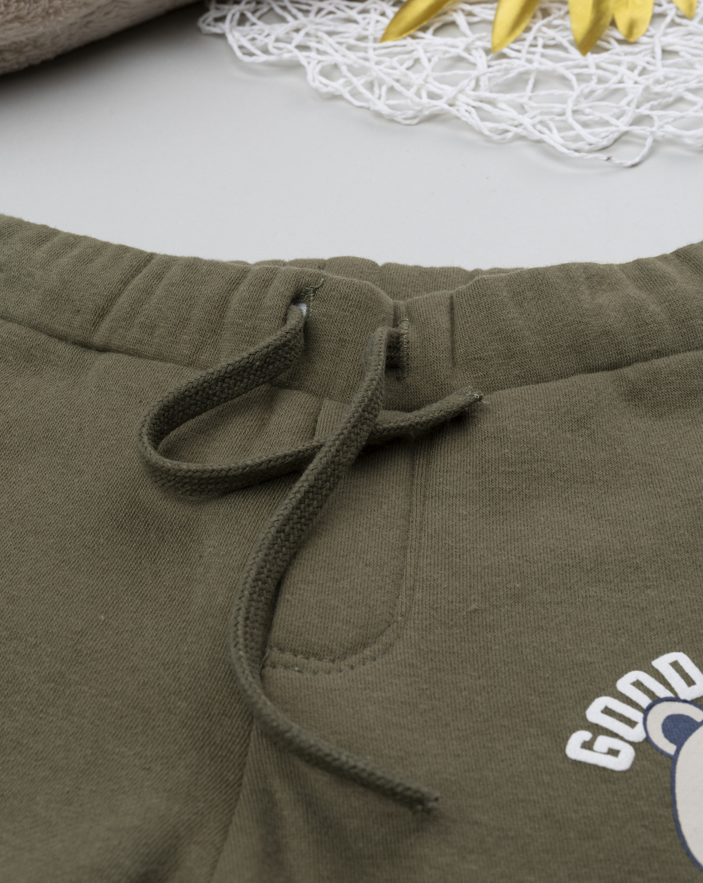 Pantalone felpato verde bimbo con stampa