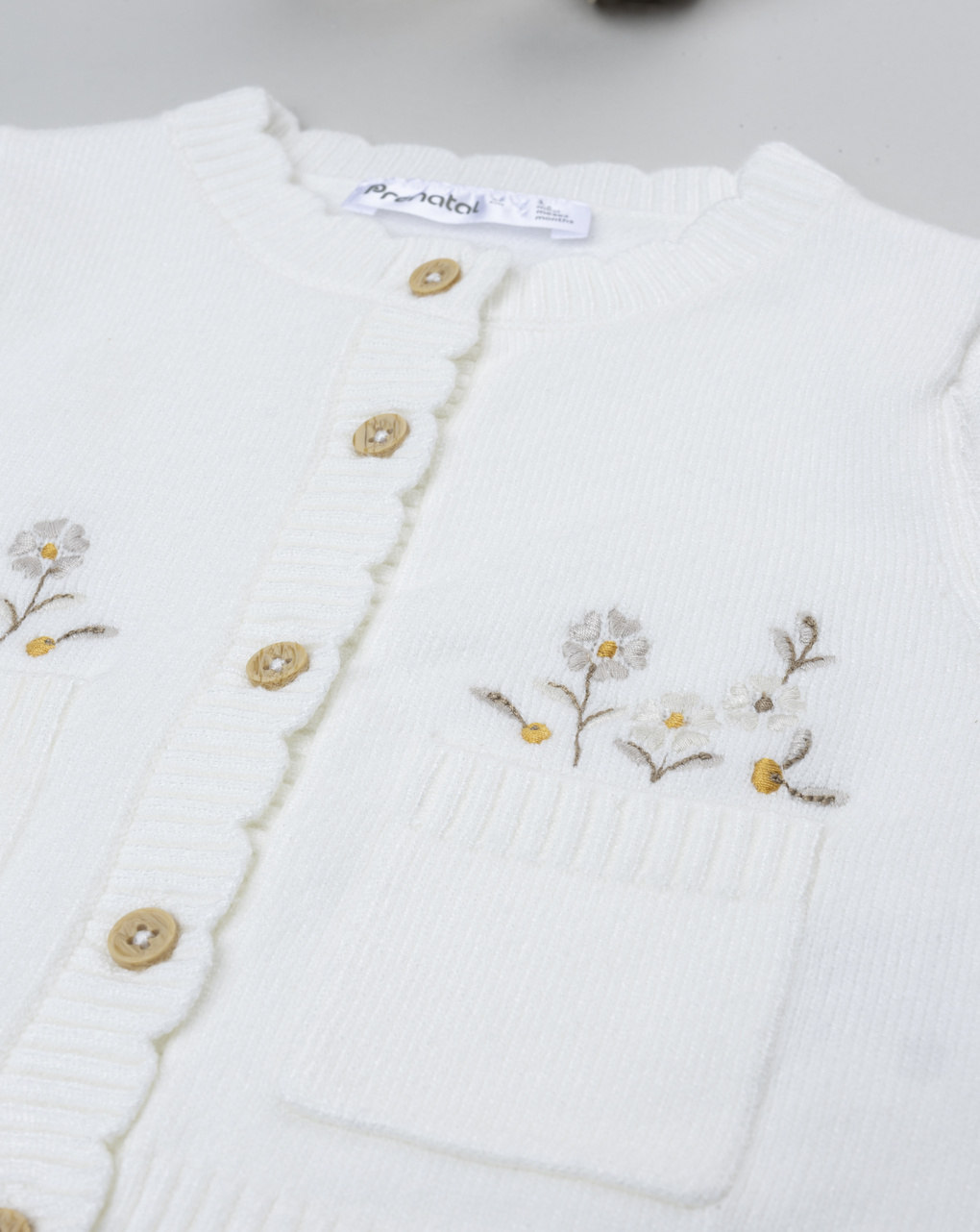 Cardigan tricot bimba fiori ricamati